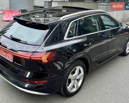 Чорний Ауді E-Tron, об'ємом двигуна 0 л та пробігом 204 тис. км за 21900 $, фото 3 на Automoto.ua
