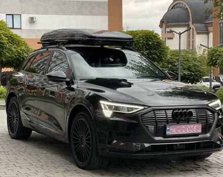 Черный Ауди E-Tron, объемом двигателя 0 л и пробегом 114 тыс. км за 28900 $, фото 1 на Automoto.ua