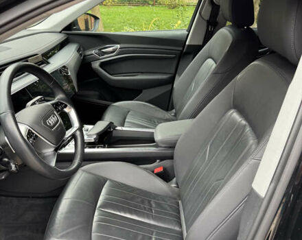 Чорний Ауді E-Tron, об'ємом двигуна 0 л та пробігом 211 тис. км за 20500 $, фото 12 на Automoto.ua