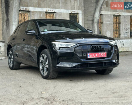 Черный Ауди E-Tron, объемом двигателя 0 л и пробегом 123 тыс. км за 28999 $, фото 5 на Automoto.ua