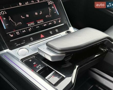 Чорний Ауді E-Tron, об'ємом двигуна 0 л та пробігом 76 тис. км за 31000 $, фото 45 на Automoto.ua