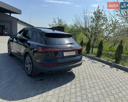 Чорний Ауді E-Tron, об'ємом двигуна 0 л та пробігом 95 тис. км за 32500 $, фото 3 на Automoto.ua