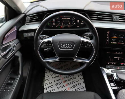 Чорний Ауді E-Tron, об'ємом двигуна 0 л та пробігом 86 тис. км за 29800 $, фото 43 на Automoto.ua