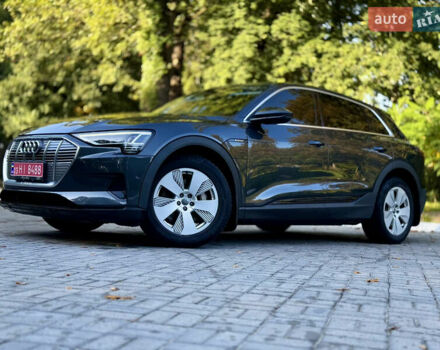 Черный Ауди E-Tron, объемом двигателя 0 л и пробегом 128 тыс. км за 28200 $, фото 17 на Automoto.ua