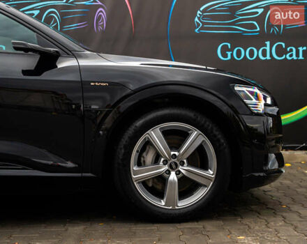 Чорний Ауді E-Tron, об'ємом двигуна 0 л та пробігом 100 тис. км за 31400 $, фото 3 на Automoto.ua