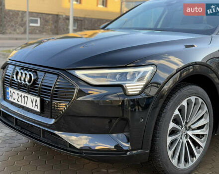 Чорний Ауді E-Tron, об'ємом двигуна 0 л та пробігом 63 тис. км за 26500 $, фото 5 на Automoto.ua