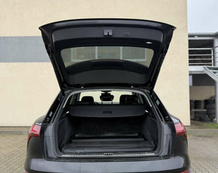 Чорний Ауді E-Tron, об'ємом двигуна 0 л та пробігом 142 тис. км за 23500 $, фото 5 на Automoto.ua