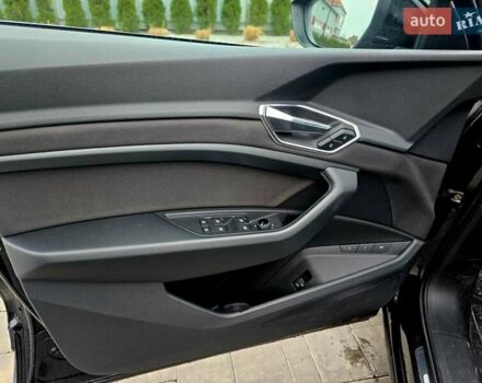 Чорний Ауді E-Tron, об'ємом двигуна 0 л та пробігом 135 тис. км за 22900 $, фото 30 на Automoto.ua