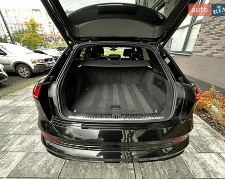 Черный Ауди E-Tron, объемом двигателя 0 л и пробегом 101 тыс. км за 29350 $, фото 31 на Automoto.ua