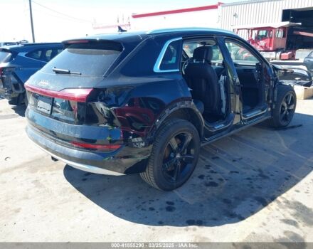 Черный Ауди E-Tron, объемом двигателя 0 л и пробегом 96 тыс. км за 18900 $, фото 5 на Automoto.ua