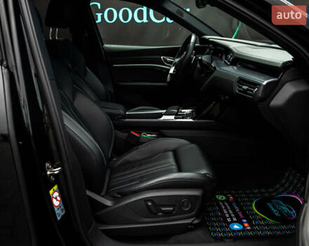 Чорний Ауді E-Tron, об'ємом двигуна 0 л та пробігом 100 тис. км за 31400 $, фото 41 на Automoto.ua