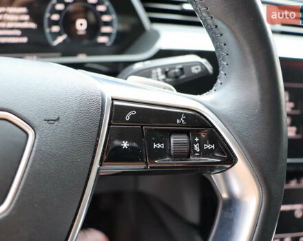 Чорний Ауді E-Tron, об'ємом двигуна 0 л та пробігом 86 тис. км за 29800 $, фото 24 на Automoto.ua