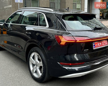 Чорний Ауді E-Tron, об'ємом двигуна 0 л та пробігом 204 тис. км за 21900 $, фото 5 на Automoto.ua
