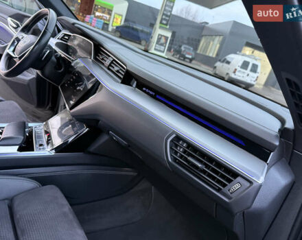 Черный Ауди E-Tron, объемом двигателя 0 л и пробегом 88 тыс. км за 29999 $, фото 81 на Automoto.ua