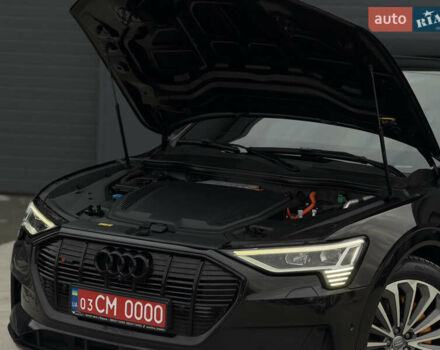 Чорний Ауді E-Tron, об'ємом двигуна 0 л та пробігом 162 тис. км за 28500 $, фото 38 на Automoto.ua