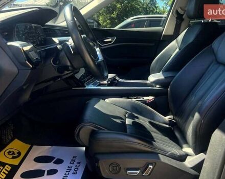 Чорний Ауді E-Tron, об'ємом двигуна 0 л та пробігом 91 тис. км за 32700 $, фото 10 на Automoto.ua
