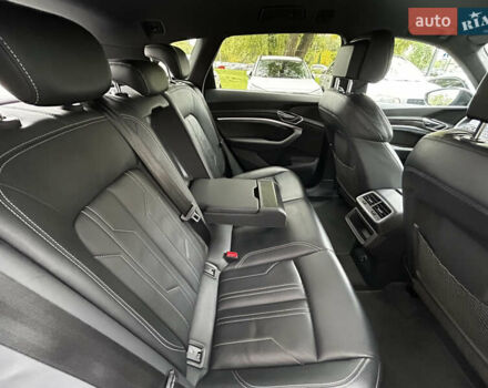 Черный Ауди E-Tron, объемом двигателя 0 л и пробегом 101 тыс. км за 29350 $, фото 69 на Automoto.ua