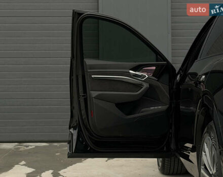 Чорний Ауді E-Tron, об'ємом двигуна 0 л та пробігом 162 тис. км за 28500 $, фото 48 на Automoto.ua