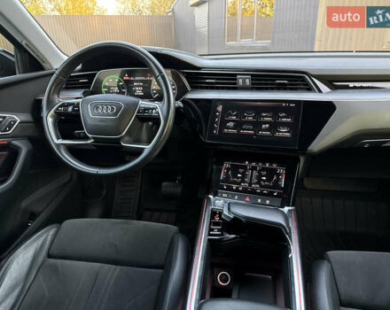 Черный Ауди E-Tron, объемом двигателя 0 л и пробегом 77 тыс. км за 30900 $, фото 31 на Automoto.ua