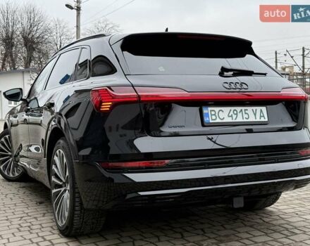 Чорний Ауді E-Tron, об'ємом двигуна 0 л та пробігом 76 тис. км за 31000 $, фото 16 на Automoto.ua