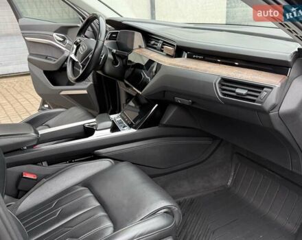 Чорний Ауді E-Tron, об'ємом двигуна 0 л та пробігом 76 тис. км за 31000 $, фото 36 на Automoto.ua