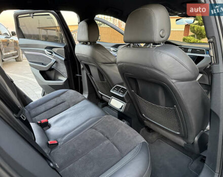 Черный Ауди E-Tron, объемом двигателя 0 л и пробегом 88 тыс. км за 29900 $, фото 72 на Automoto.ua