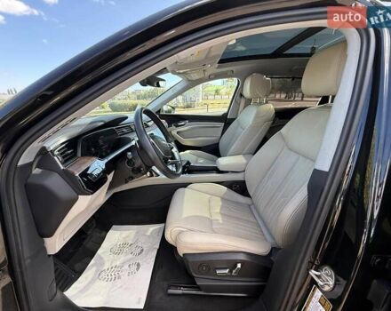 Чорний Ауді E-Tron, об'ємом двигуна 0 л та пробігом 75 тис. км за 31000 $, фото 24 на Automoto.ua