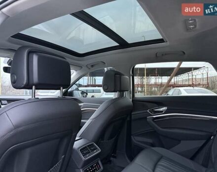 Черный Ауди E-Tron, объемом двигателя 0 л и пробегом 65 тыс. км за 29700 $, фото 30 на Automoto.ua