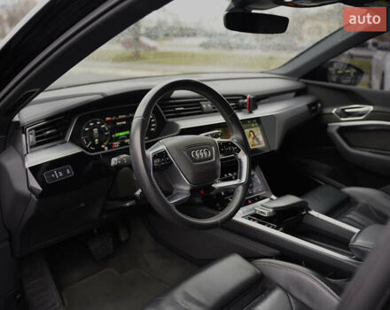 Черный Ауди E-Tron, объемом двигателя 0 л и пробегом 71 тыс. км за 34300 $, фото 8 на Automoto.ua