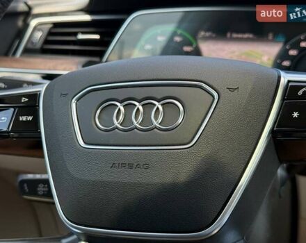 Чорний Ауді E-Tron, об'ємом двигуна 0 л та пробігом 75 тис. км за 31000 $, фото 46 на Automoto.ua