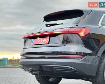 Ауді E-Tron 2019 у Рівному на Automoto.ua Чорний Ауді E-Tron, об'ємом двигуна 0 л та пробігом 220 тис. км за 23500 $, фото 20 на Automoto.ua