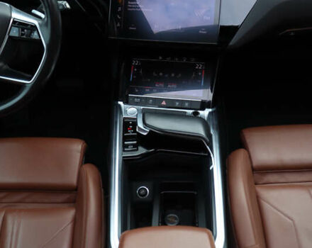 Черный Ауди E-Tron, объемом двигателя 0 л и пробегом 155 тыс. км за 37900 $, фото 23 на Automoto.ua