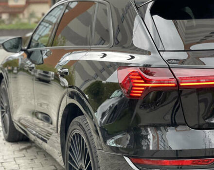 Черный Ауди E-Tron, объемом двигателя 0 л и пробегом 114 тыс. км за 28900 $, фото 6 на Automoto.ua