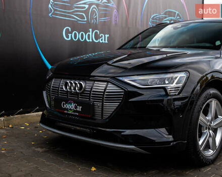 Чорний Ауді E-Tron, об'ємом двигуна 0 л та пробігом 100 тис. км за 31400 $, фото 6 на Automoto.ua