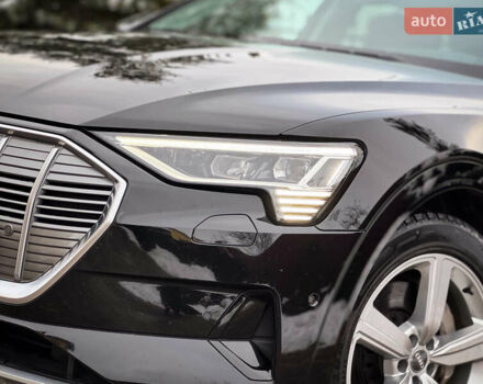 Чорний Ауді E-Tron, об'ємом двигуна 0 л та пробігом 140 тис. км за 26000 $, фото 22 на Automoto.ua