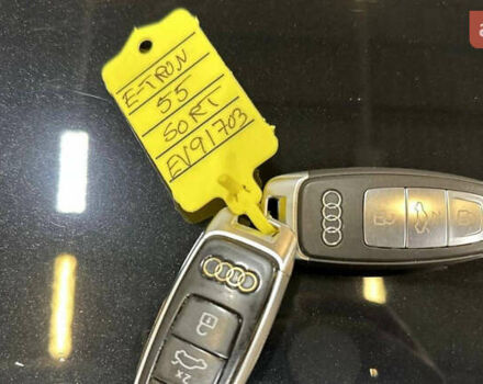 Черный Ауди E-Tron, объемом двигателя 0 л и пробегом 150 тыс. км за 27500 $, фото 9 на Automoto.ua