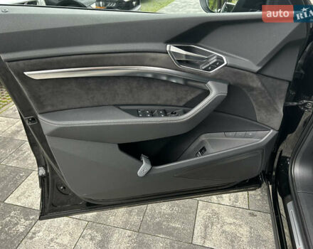 Черный Ауди E-Tron, объемом двигателя 0 л и пробегом 101 тыс. км за 29350 $, фото 55 на Automoto.ua