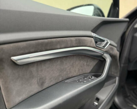 Чорний Ауді E-Tron, об'ємом двигуна 0 л та пробігом 142 тис. км за 23500 $, фото 14 на Automoto.ua