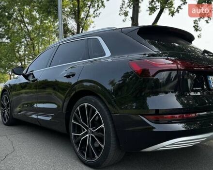 Черный Ауди E-Tron, объемом двигателя 0 л и пробегом 116 тыс. км за 22000 $, фото 3 на Automoto.ua