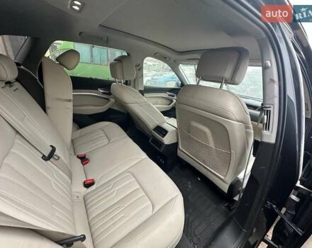 Чорний Ауді E-Tron, об'ємом двигуна 0 л та пробігом 97 тис. км за 19000 $, фото 6 на Automoto.ua