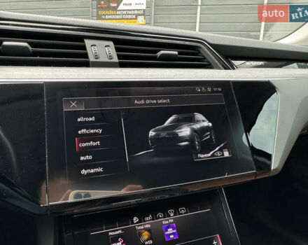 Черный Ауди E-Tron, объемом двигателя 0 л и пробегом 63 тыс. км за 34500 $, фото 29 на Automoto.ua