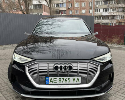 Чорний Ауді E-Tron, об'ємом двигуна 0 л та пробігом 138 тис. км за 29900 $, фото 6 на Automoto.ua