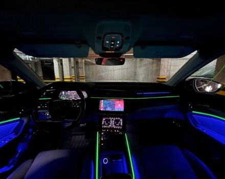 Чорний Ауді E-Tron, об'ємом двигуна 0 л та пробігом 31 тис. км за 32300 $, фото 5 на Automoto.ua