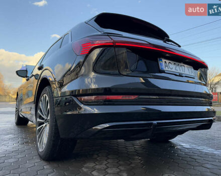 Чорний Ауді E-Tron, об'ємом двигуна 0 л та пробігом 63 тис. км за 26500 $, фото 33 на Automoto.ua