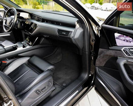 Черный Ауди E-Tron, объемом двигателя 0 л и пробегом 50 тыс. км за 31900 $, фото 20 на Automoto.ua