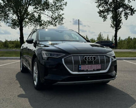 Черный Ауди E-Tron, объемом двигателя 0 л и пробегом 72 тыс. км за 33000 $, фото 3 на Automoto.ua