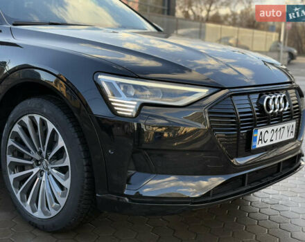 Чорний Ауді E-Tron, об'ємом двигуна 0 л та пробігом 63 тис. км за 26500 $, фото 6 на Automoto.ua