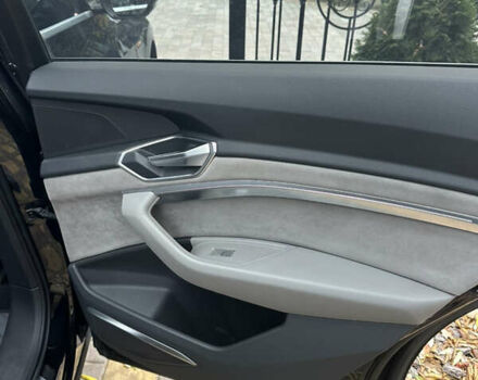 Ауді E-Tron 2019 у Ирпене на Automoto.ua Чорний Ауді E-Tron, об'ємом двигуна 0 л та пробігом 71 тис. км за 38300 $, фото 14 на Automoto.ua