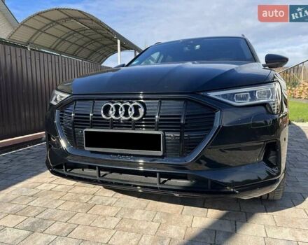 Черный Ауди E-Tron, объемом двигателя 0 л и пробегом 184 тыс. км за 30000 $, фото 1 на Automoto.ua