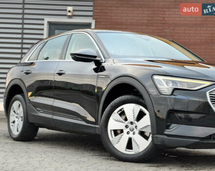 Ауді E-Tron 2019 у Рівному на Automoto.ua Чорний Ауді E-Tron, об'ємом двигуна 0 л та пробігом 220 тис. км за 23500 $, фото 8 на Automoto.ua